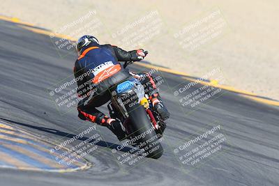 media/Dec-05-2024-Racers Edge (Thu) [[e102e0690b]]/3-B Group/Session 1 Turn 8 Backside/